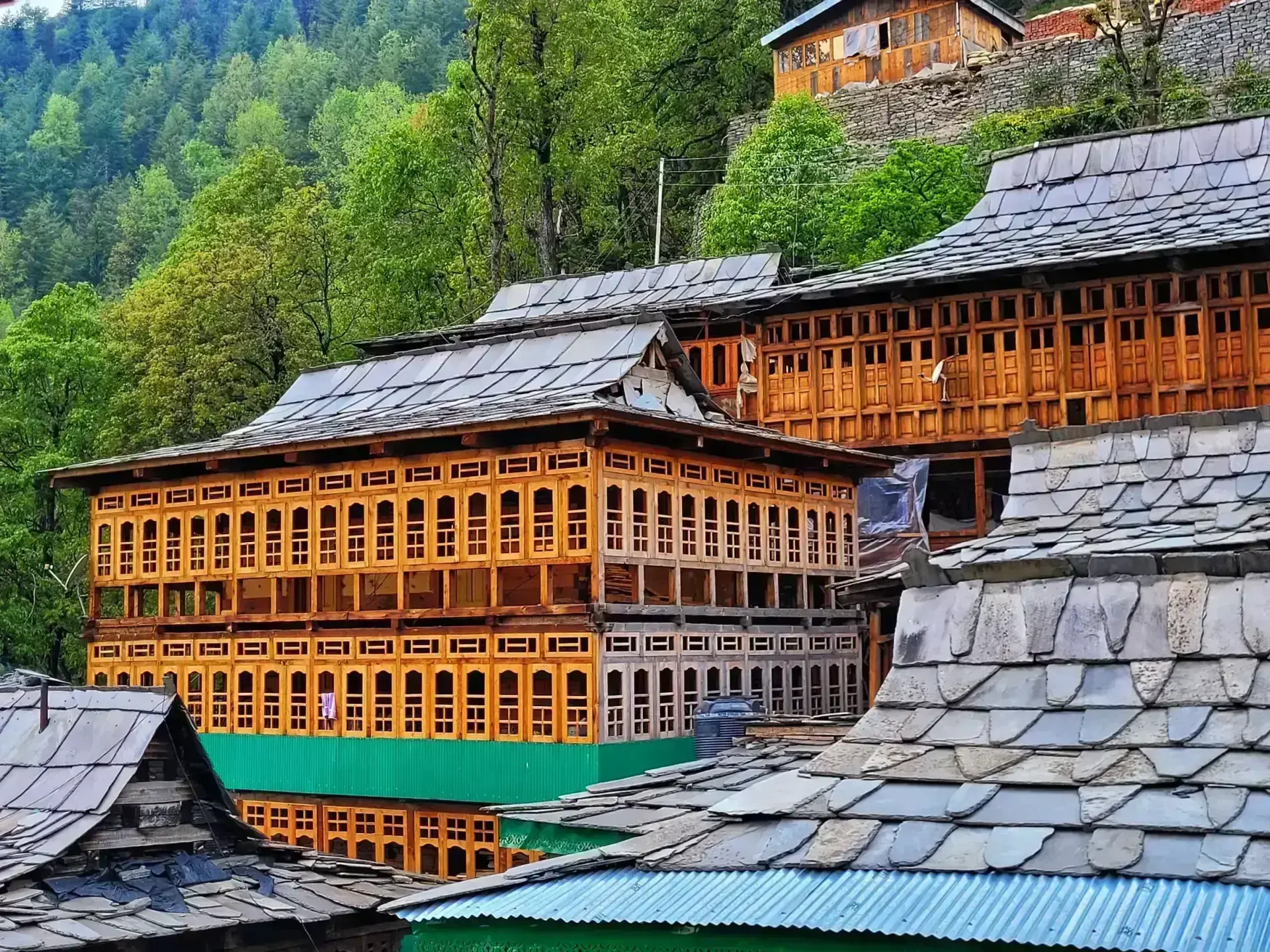 Scenic Jibhi Village
