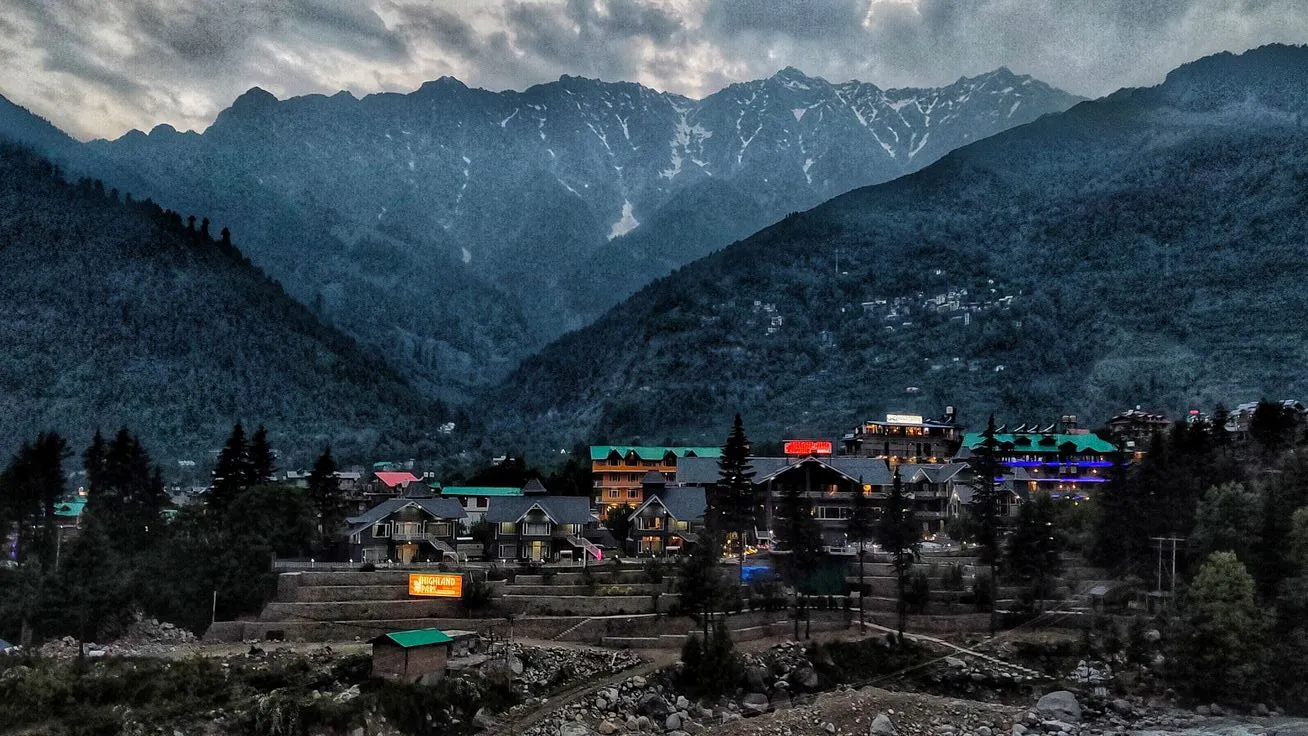 Manali - Sissu - Kasol - Manikaran tour package (5N / 6D)