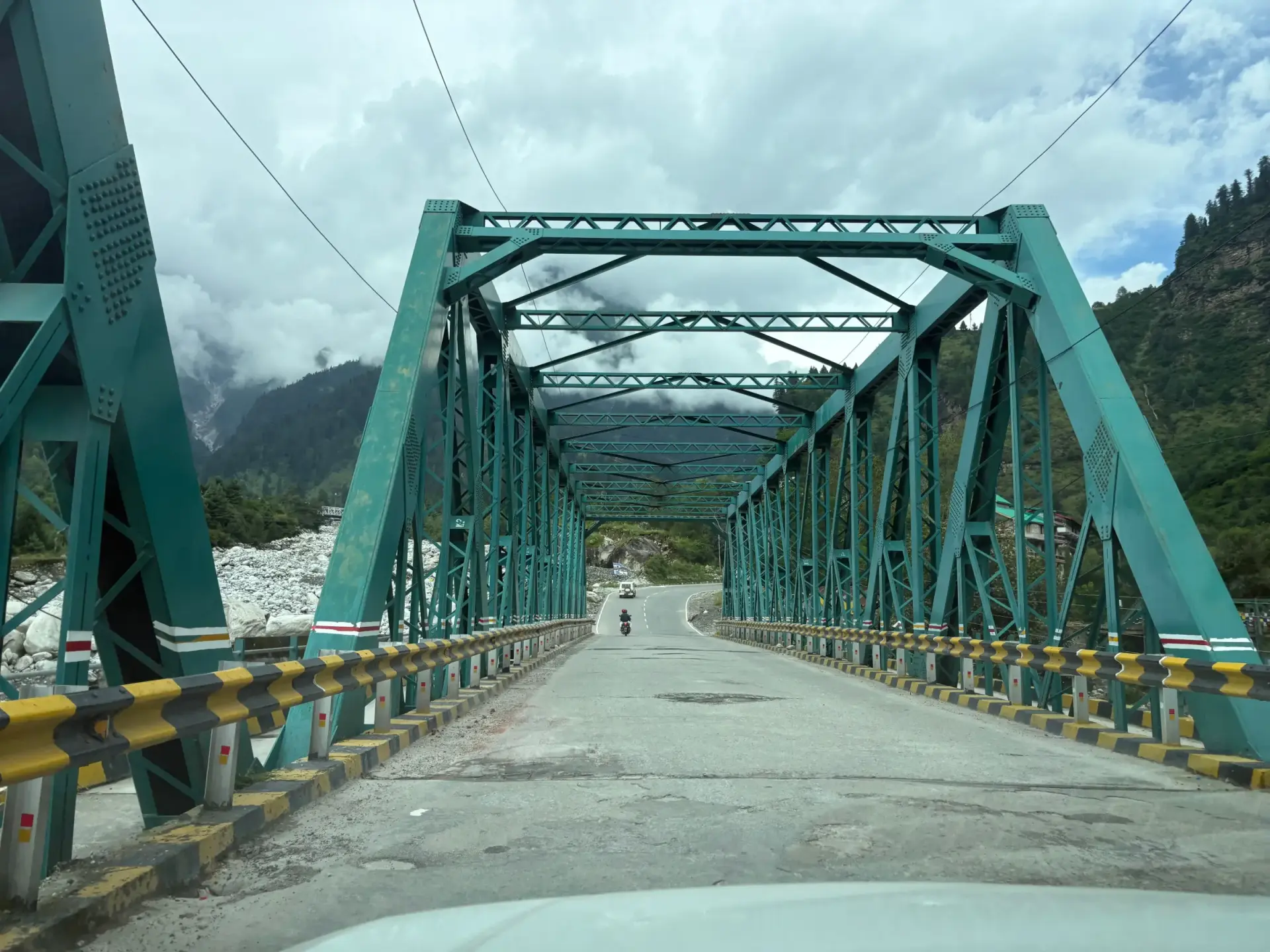 Beautiful Mountain Stay in Manali