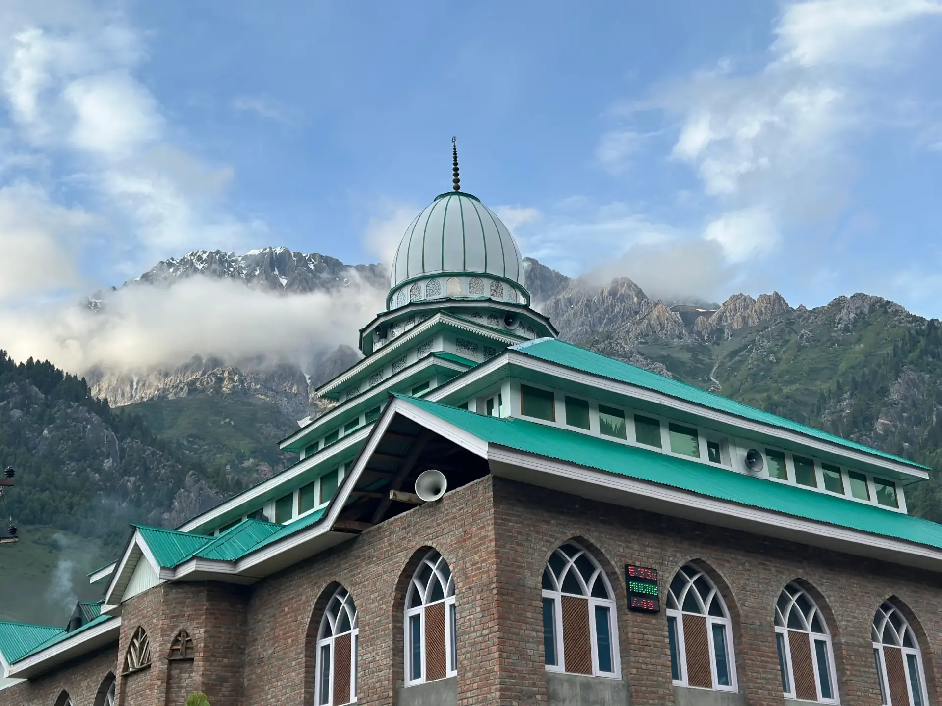 Hazratbal Mosque, Srinagar